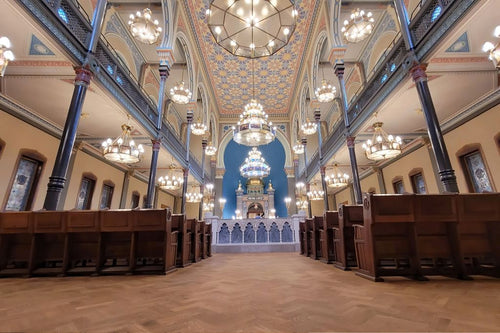 Behandelen van dennenhouten vloeren