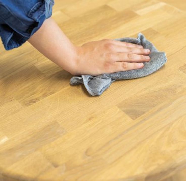 Voorbehandelen van je houten oppervlak Voorbehandelen van je houten oppervlak